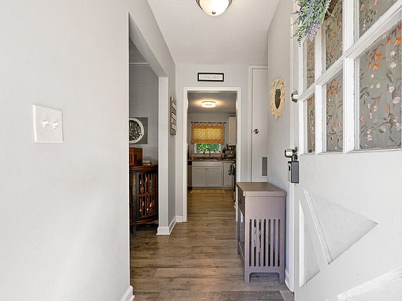 3rd image of 351 Oakland Cir NW
