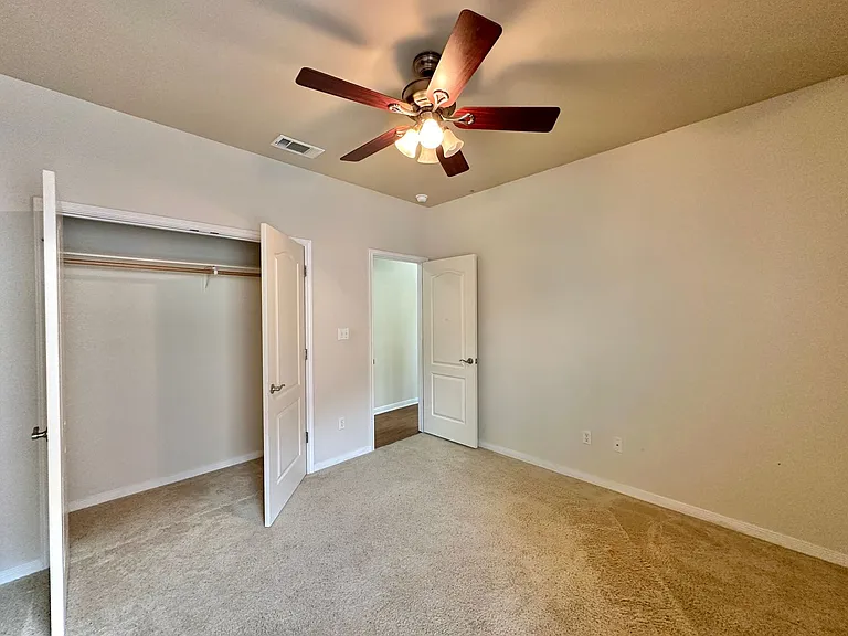 705 Marshall Dr — Photo 34