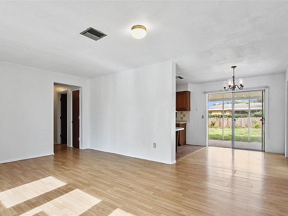 4th image of 1464R Parkwood St