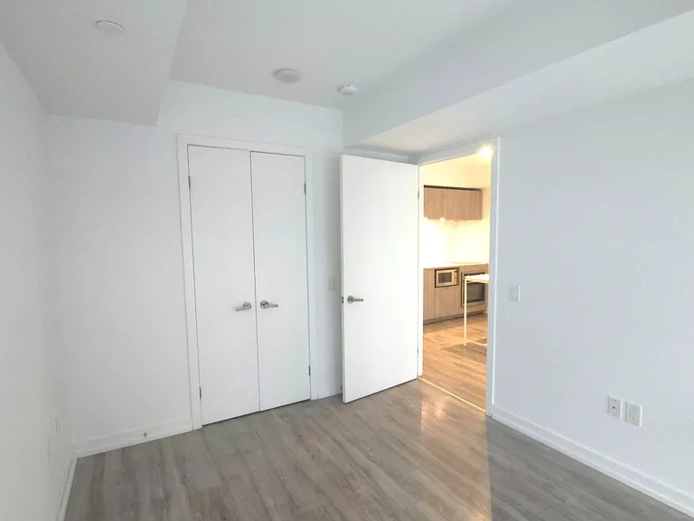 77 Shuter St #603 — Photo 11