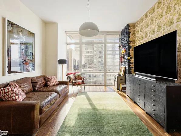 22 N 6th St APT 9A, Brooklyn, NY 11249