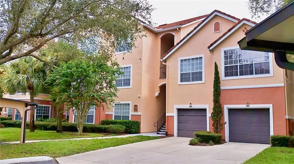 2 bed, 2.0 bath, 1209 sqft, $1,900 — Photo 1