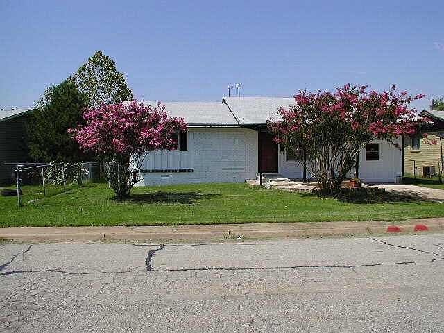 1st image of 2121 Queensbury Road Moore #7