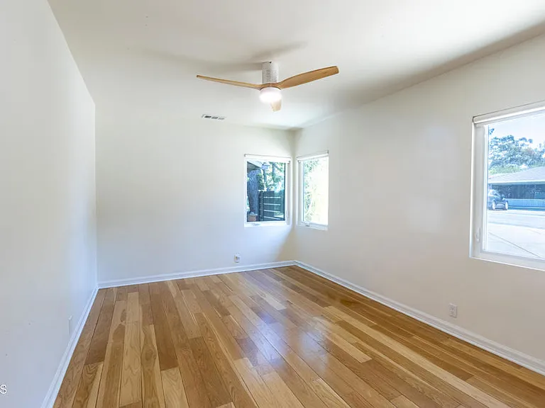 1483 Arroyo View Dr — Photo 16