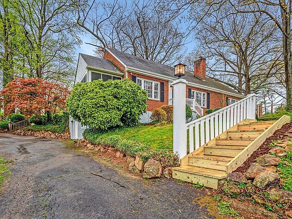 2nd image of 3375 Woodland Dr