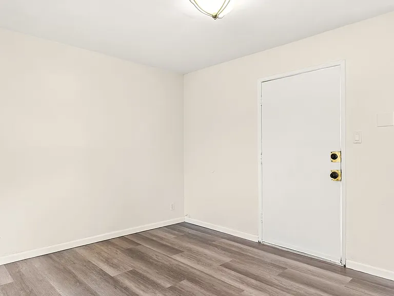 8330 Birch St #C — Photo 4