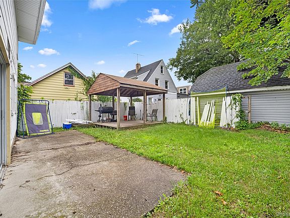 4th image of 284 Baldwin Road