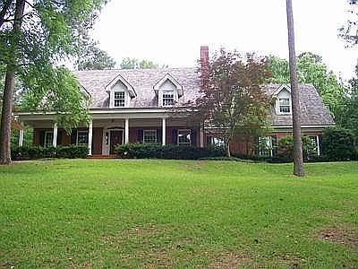 Front view of home