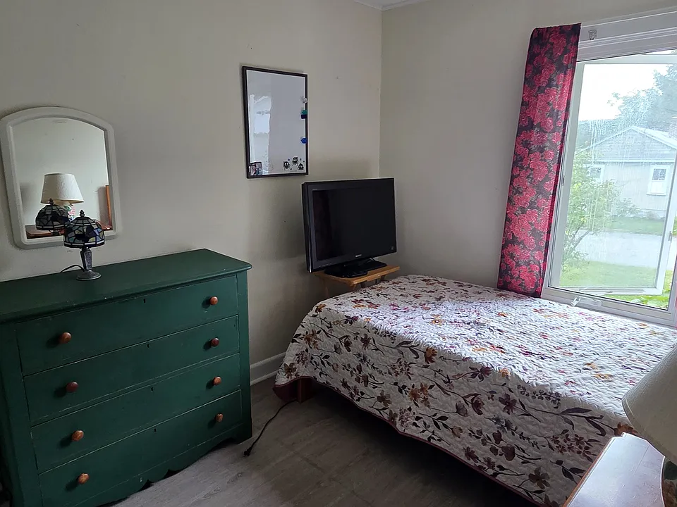 72 Young St #1