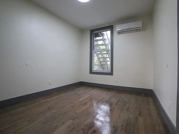 4th image of 124 McAdoo Ave Floor 2