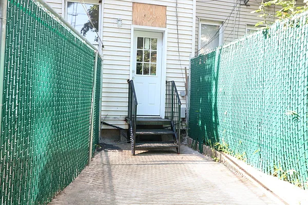 Rented by Compass | media 20