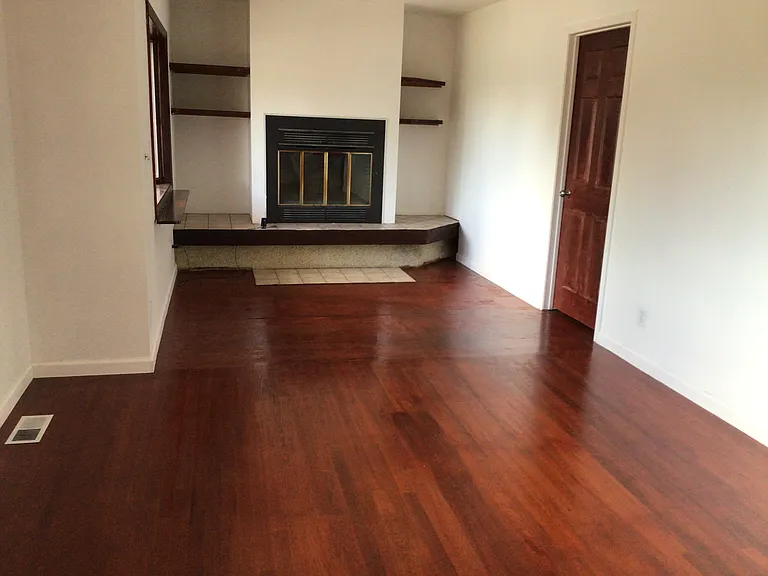 1641 W 82nd Pl — Photo 2