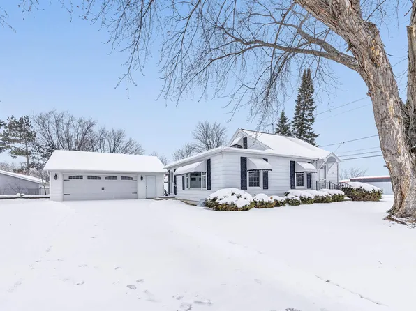 1588 Bond Ct, Green Bay, WI 54303