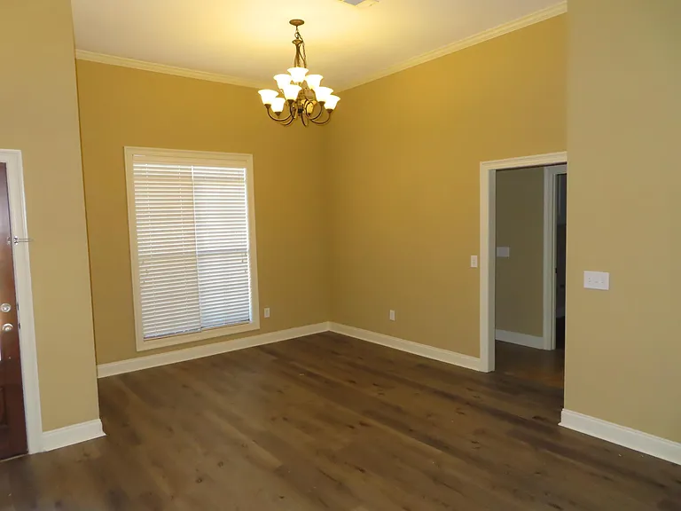 408 Kirkwood Dr — Photo 6