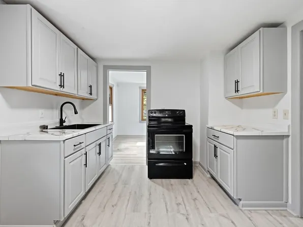 85 Silas St, Springfield, MA 01109