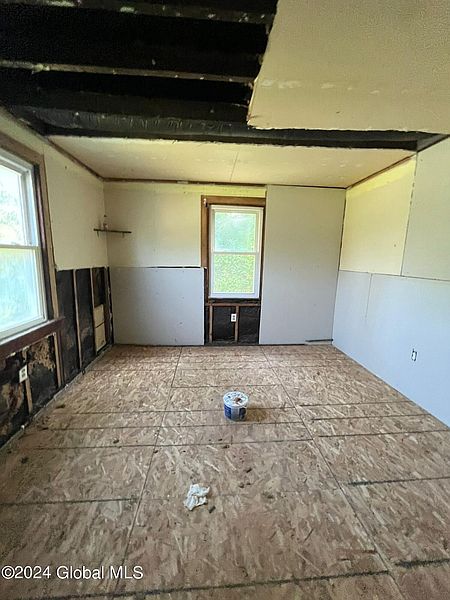 4th image of 331 Hudson Avenue
