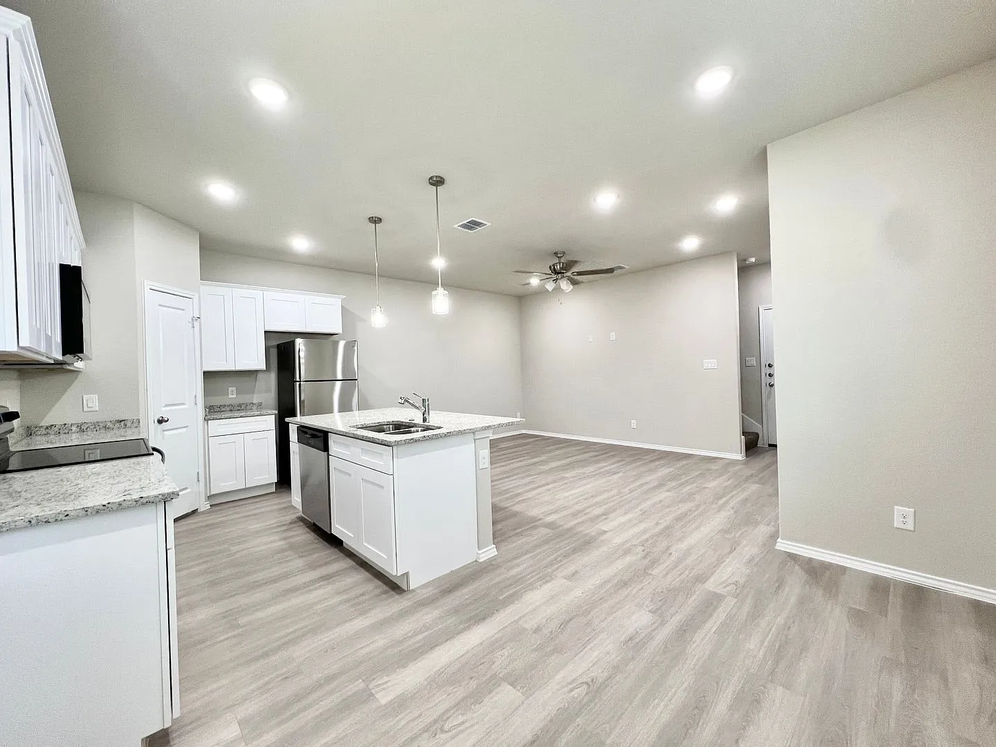 Brand New Duplex in New East Parks Community — Photo 2