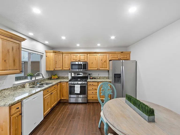 7102 N Mohican Dr — Photo 6