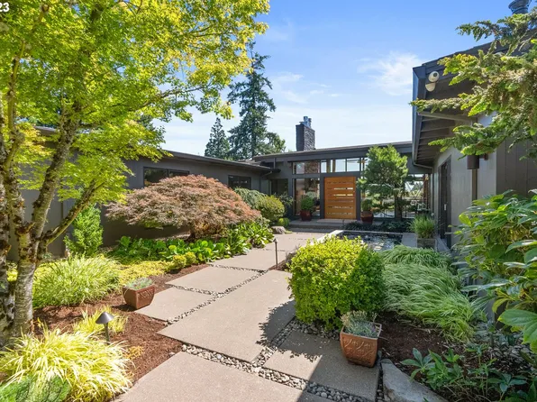 18475 Crestline Dr, Lake Oswego, OR 97034