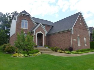 55103 Timbers Edge Dr, Shelby Township, MI 48316