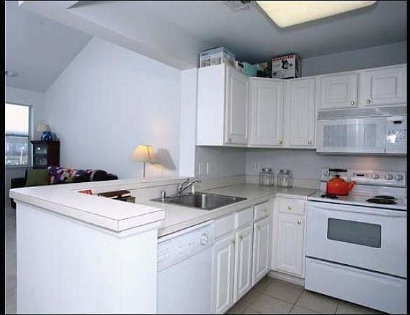2nd image of 23 Pierside Dr Unit 415