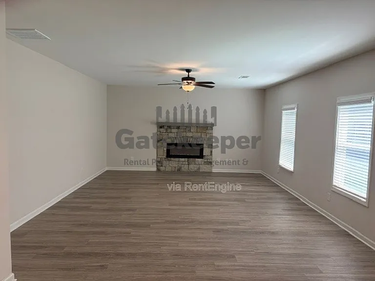 205 Valley View Dr — Photo 8