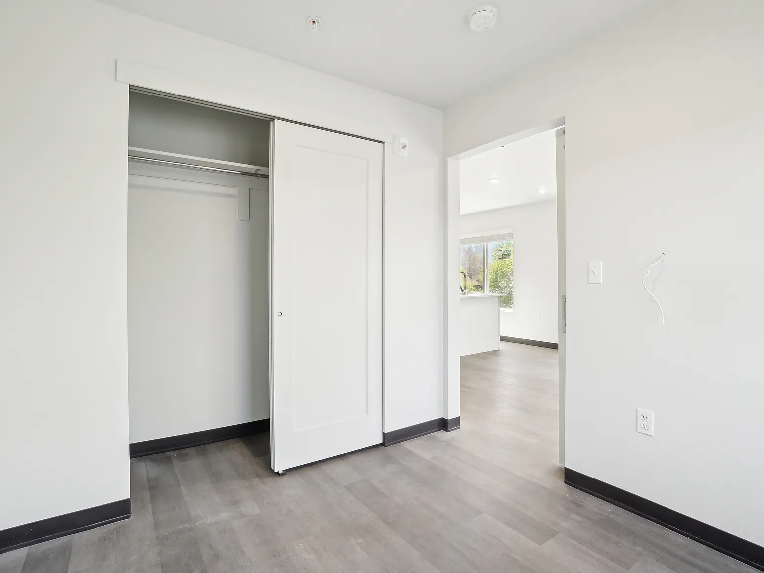 2 bed, 707 sqft, $2,390 — Photo 1