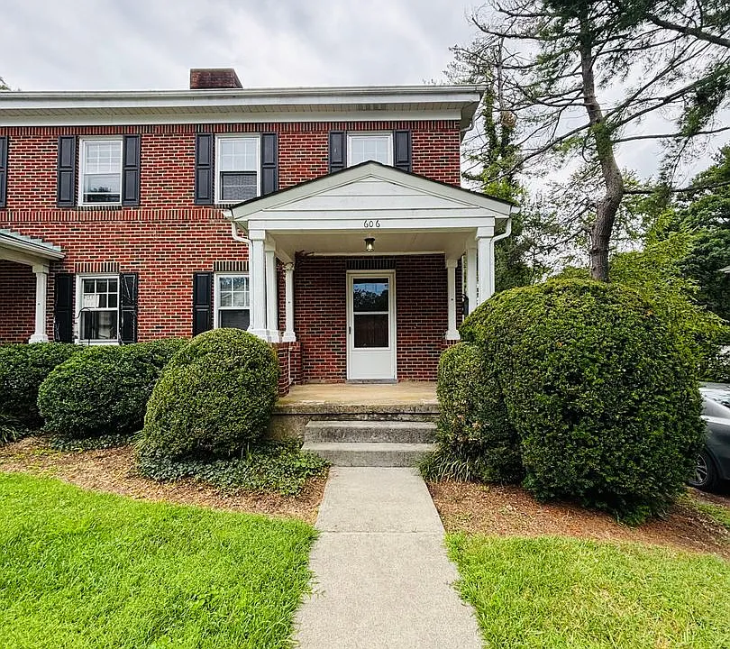 606 Preston Ave