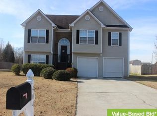404 Armor Dr, Loganville, GA 30052