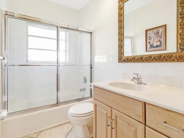 2745 SE 7 Street, Pompano Beach, FL 33062