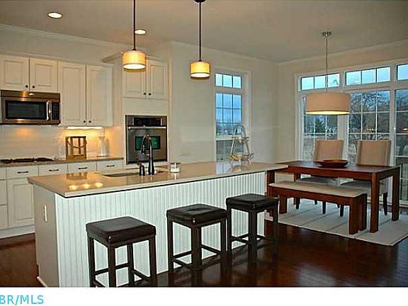 3rd image of 5936 Trafalgar Ln