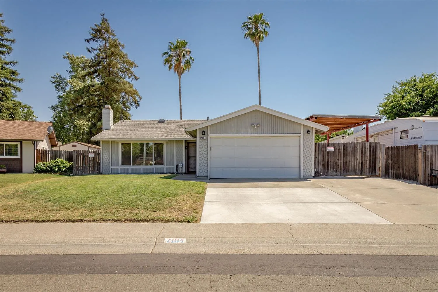 7104 Parkvale Way photo 1