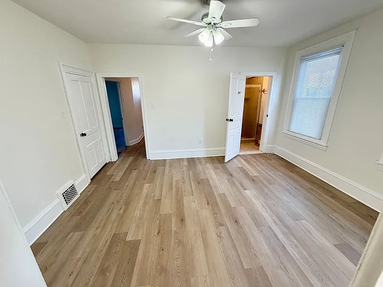 1518 Willow Ave — Photo 11