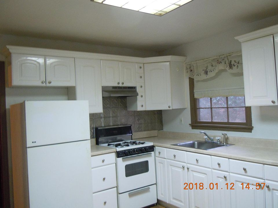2nd image of 6 Findlay Ct