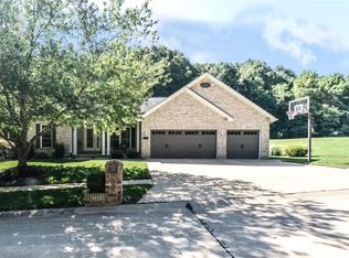 983 Kiefer Trails Dr, Ballwin, MO 63021
