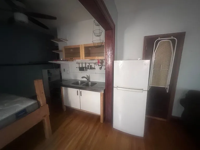 2217 Colfax Ave S #STUDIO — Photo 4