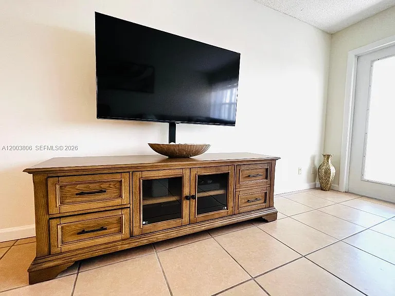 401 Golden Isles Dr #1011 — Photo 8