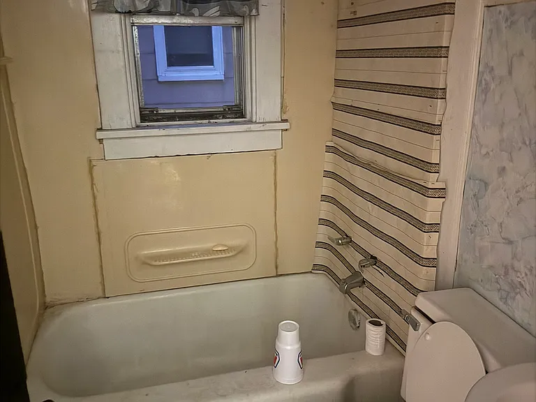 926 S Greenlawn Ave — Photo 26
