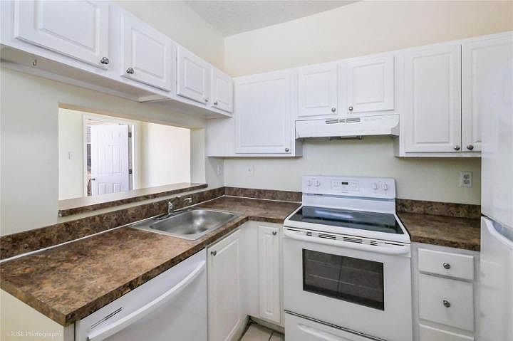 2nd image of 1940 SW 96th Ter #5L