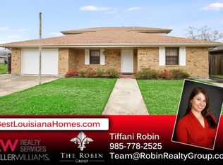 3312 Decomine Dr, Chalmette, LA 70043
