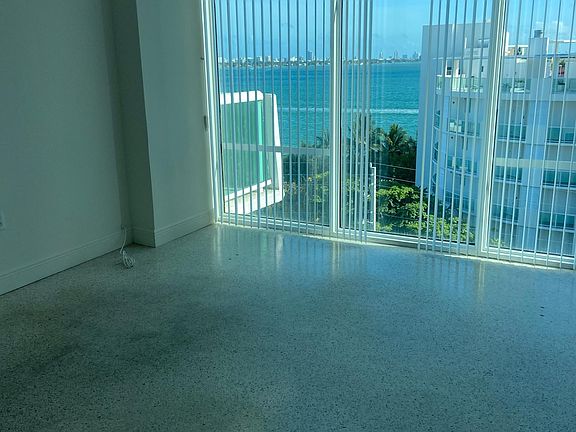 5th image of 1918 Bay Dr #7