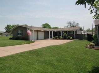 12956 Fernway Ln, Saint Louis, MO 63141