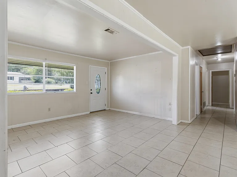 801 Stewart St — Photo 23