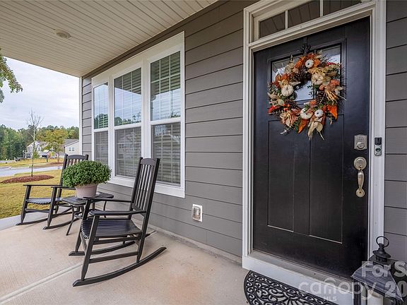 5th image of 121 Rhuidean Ct