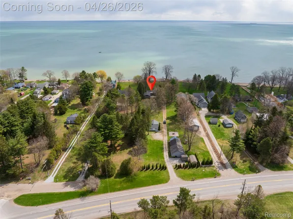 8171 Lakeshore Rd, Lexington, MI 48450