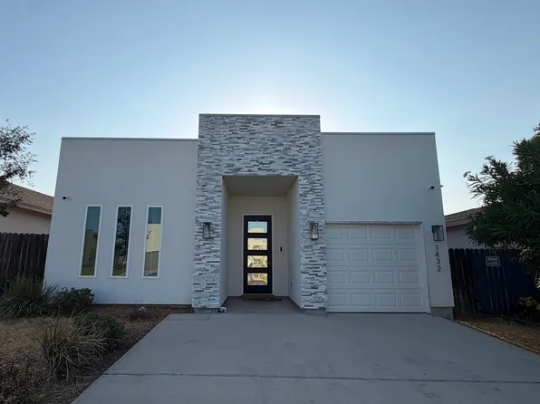 1432 Los Estribos Dr, Laredo, TX 78046