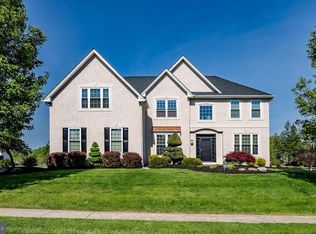 9 Tanglewood Dr, Schwenksville, PA 19473