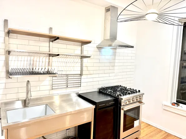 515 8th Street image 8 of 11