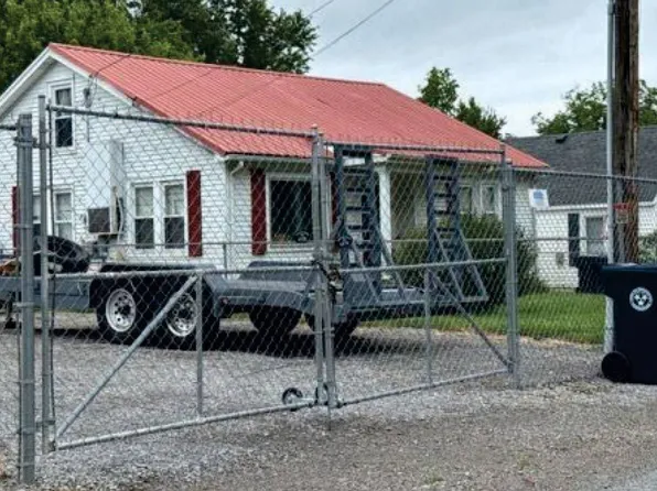 707 Snow St, Smithville, TN 37166