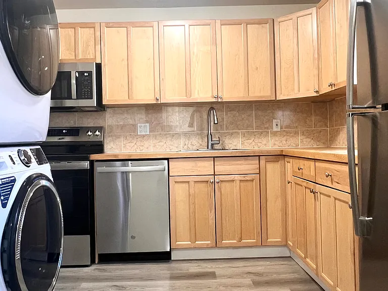 102 Alpine Dr #B — Photo 5